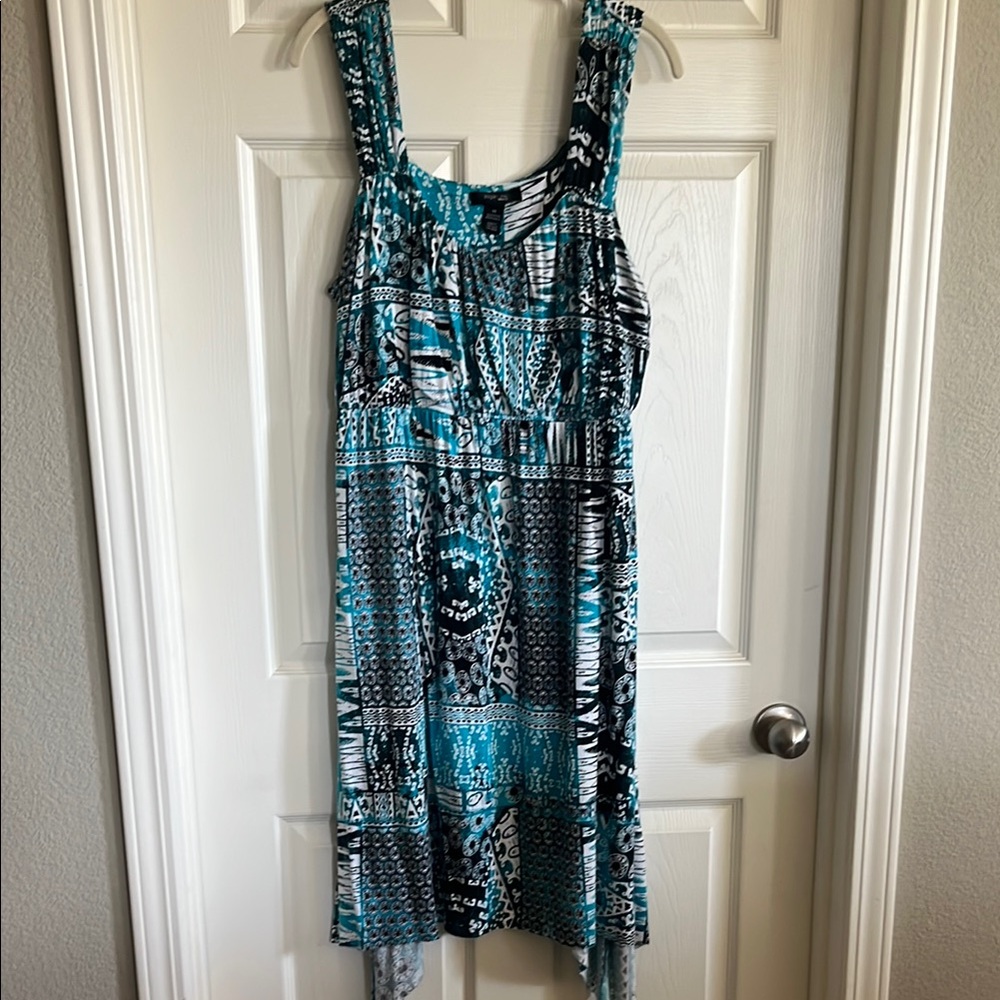 Sleeveless Blue and Black Patterned Dress